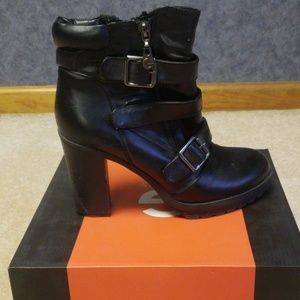 Guess black buckle boots